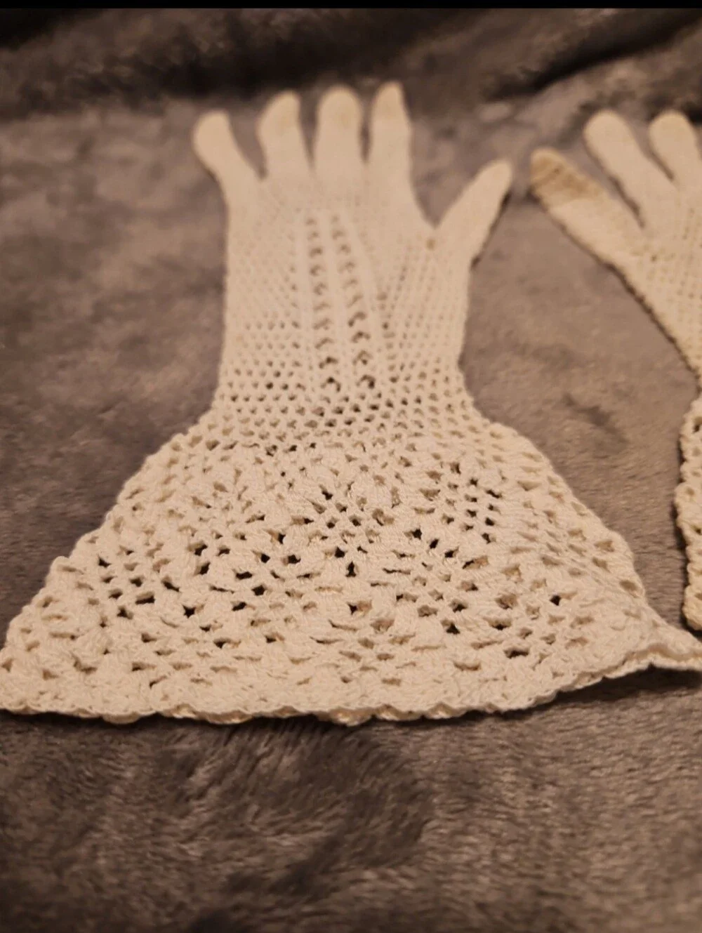 Vintage Crochet Ivory Color Gloves